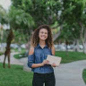 Meet your Posher, Crystal